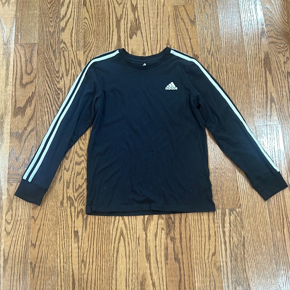 Adidas long sleeve shirt size 10/12 kids good condition